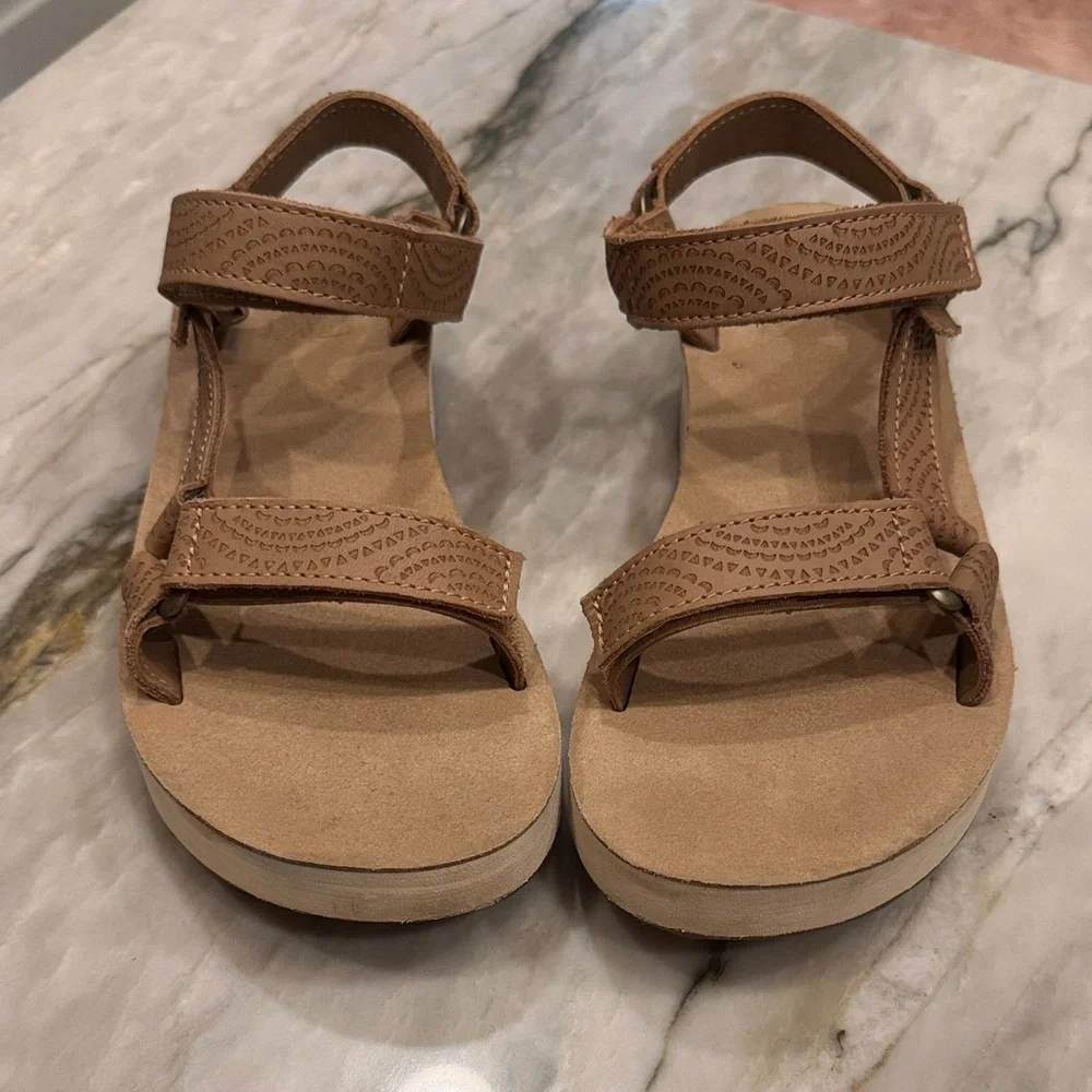 Teva Women’s Platform Sandals in Brown with Adjustable Ankle Strap Size 7 - Picture 2 of 5